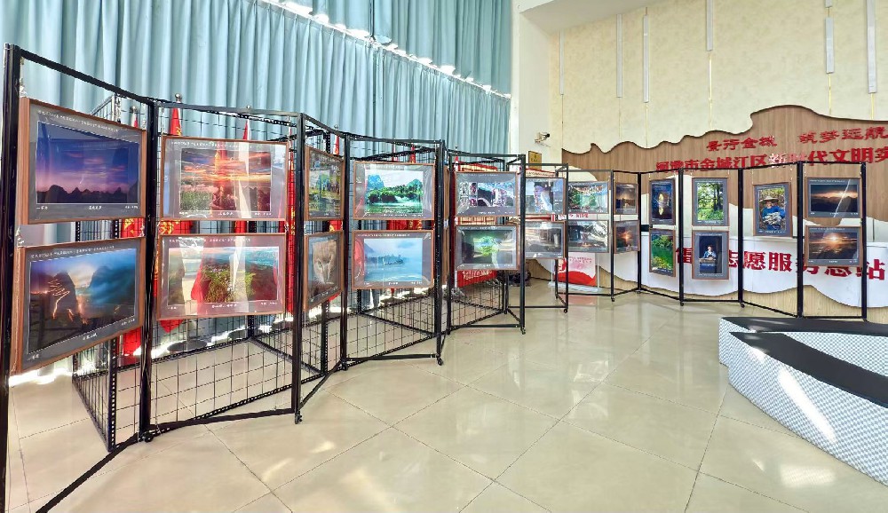 “天翼瞰河池·青春摄万象”2025年河池市青年摄影摄像大赛获奖作品展在市民族图书馆展出